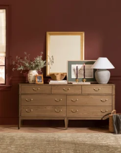 Alessandra Dresser