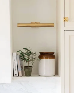 18" Cabinet Maker's Picture Light