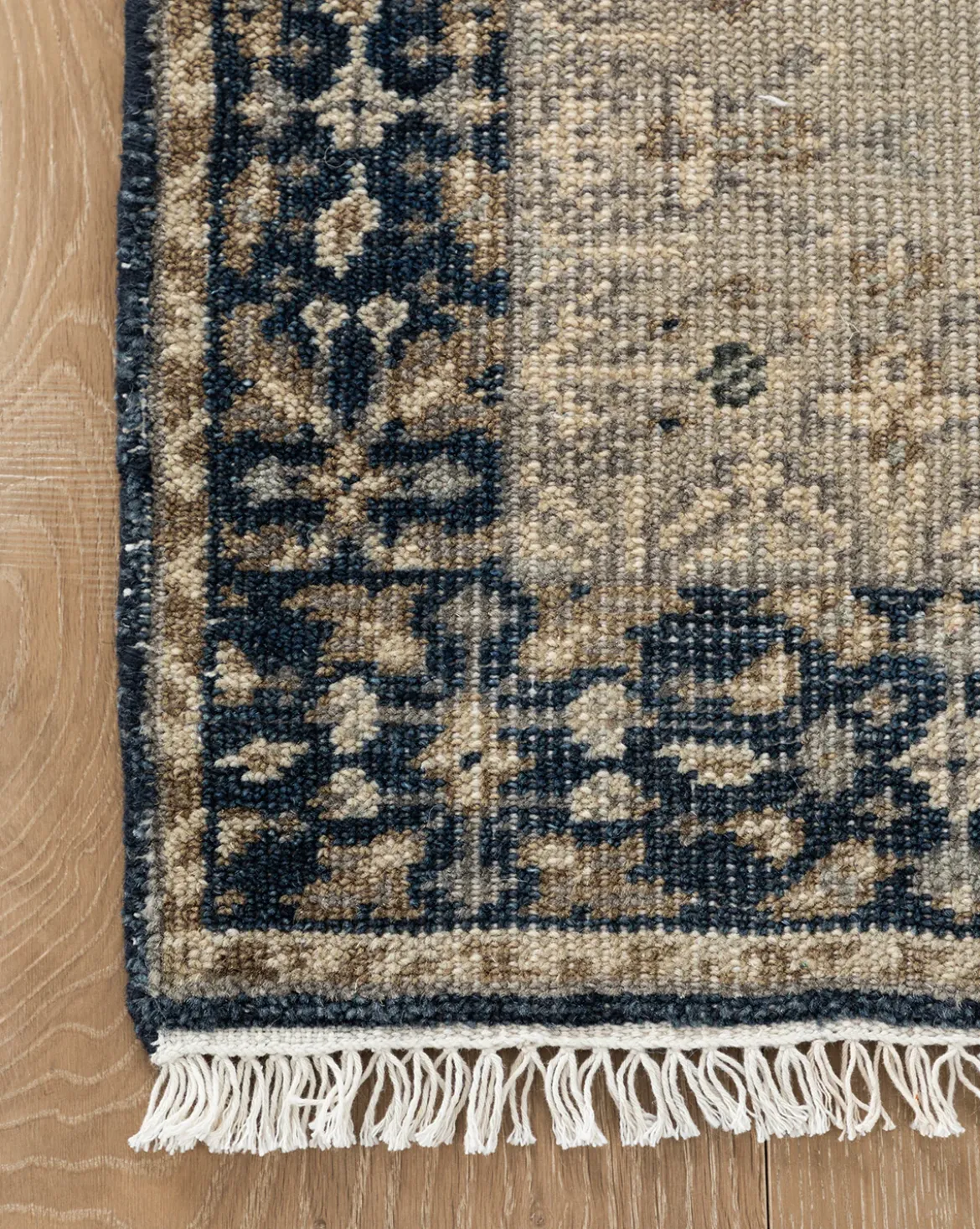 Deveraux Hand-Knotted Wool Rug