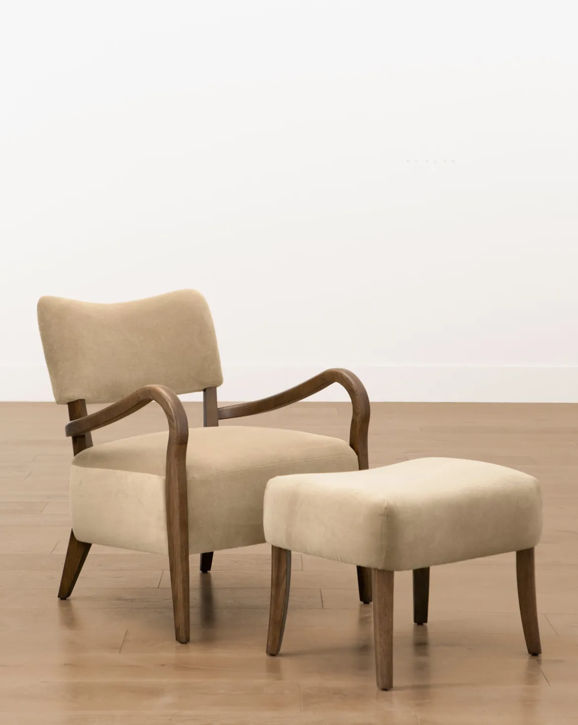 Etienne Lounge Chair
