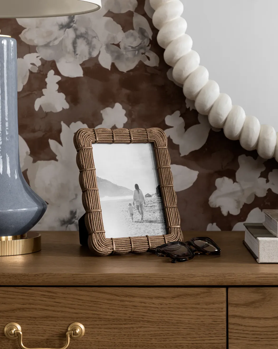 Hilde Woven Frame