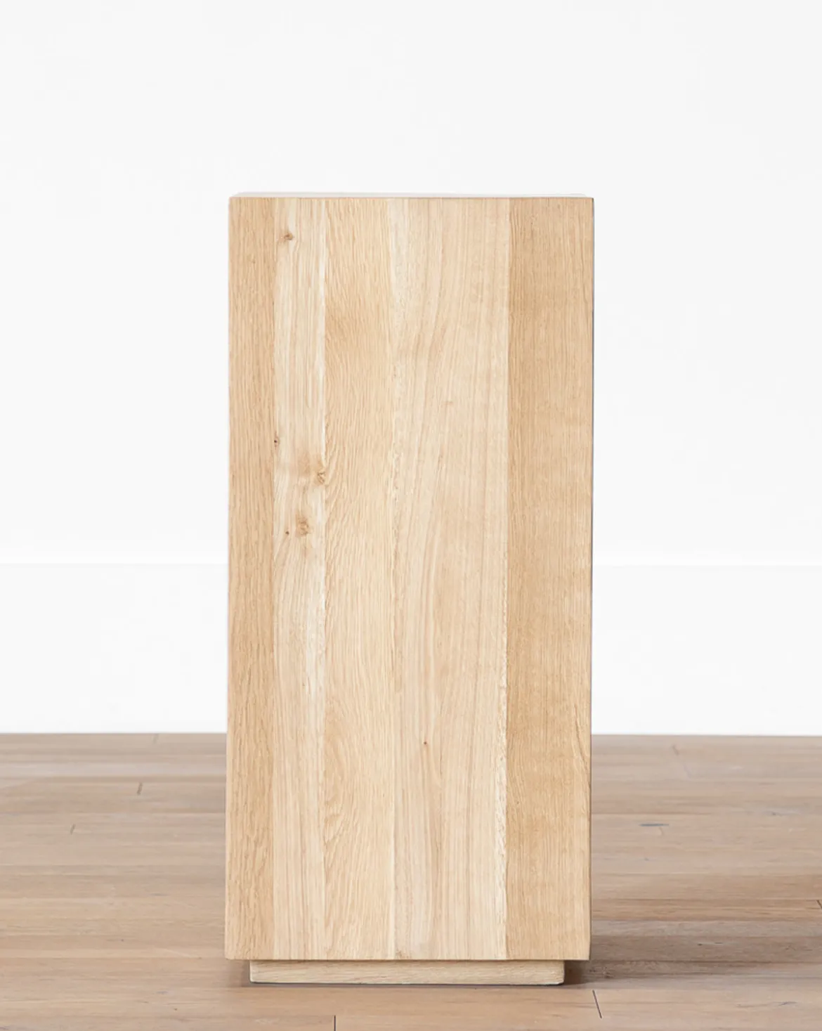 Marlow Pedestal