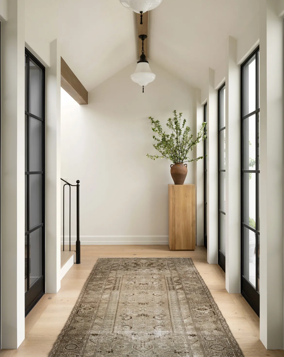 Marlow Pedestal
