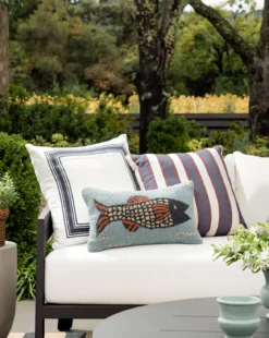 Poisson Indoor/Outdoor Pillow