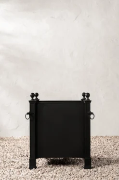 Saracen Outdoor Planter