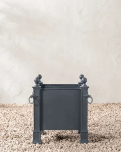 Saracen Outdoor Planter