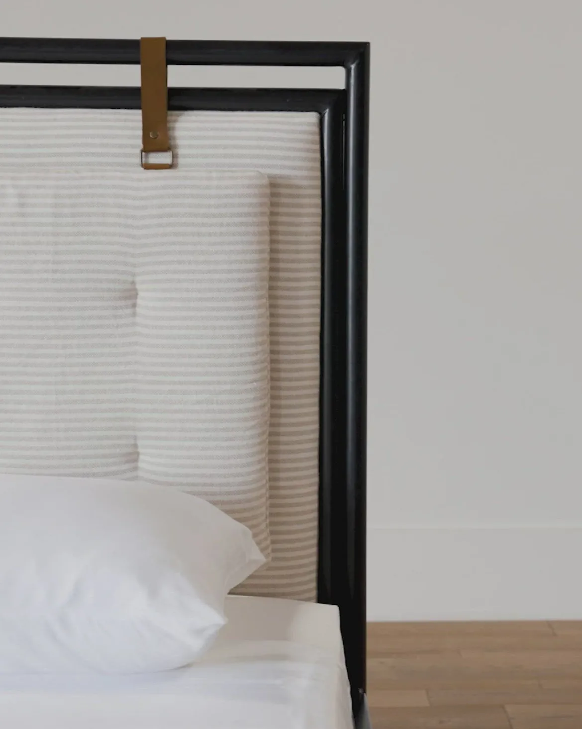 Sutherland Twin Bed