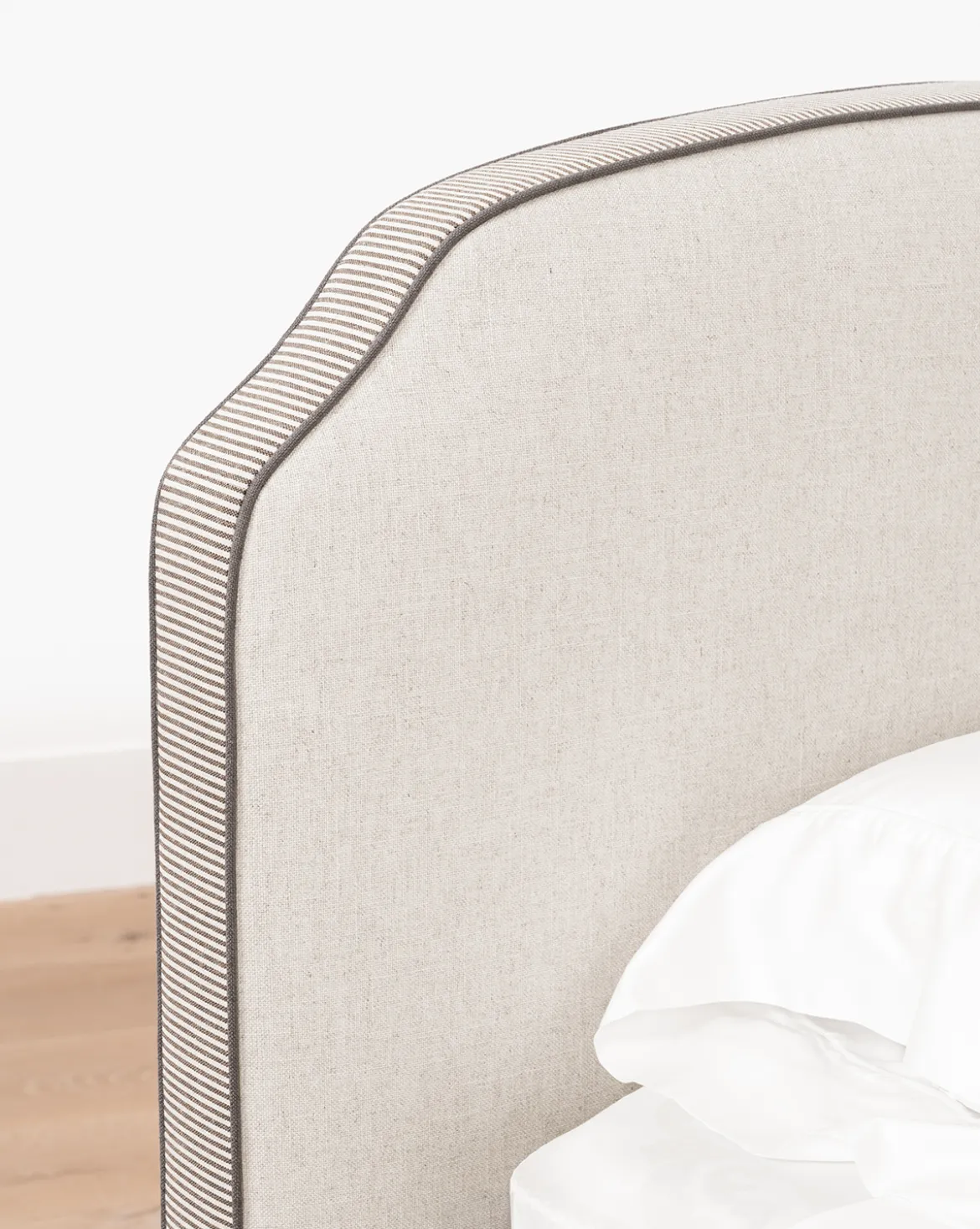 Willoughby Bed